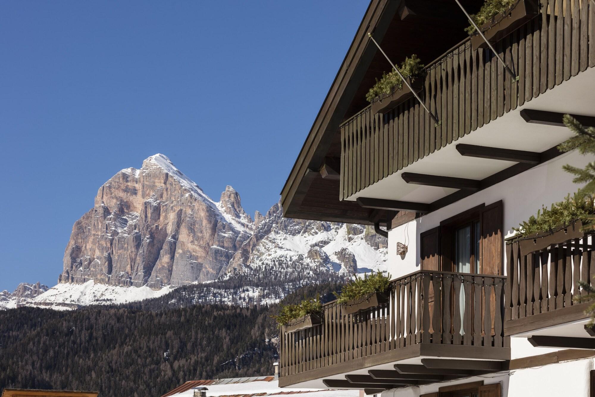 Faloria Mountain Spa Resort Cortina d'Ampezzo Luaran gambar